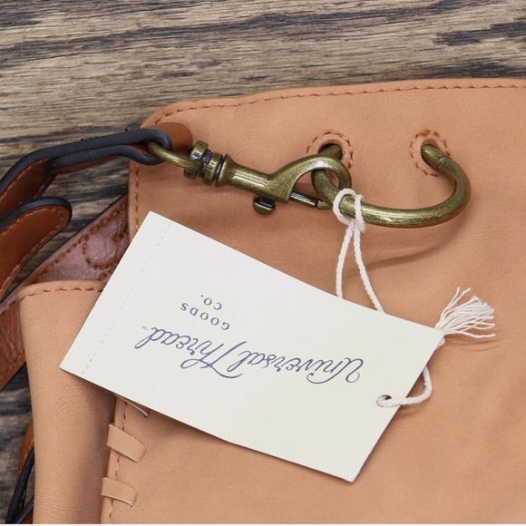 Universal Thread Drawstring Bag - Picture 5 of 5